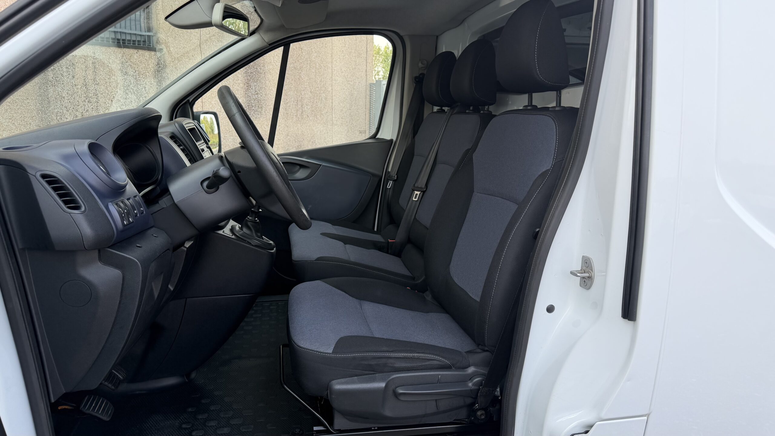 Opel Vivaro Furgone L1H1 solo 70.000 Km - immagine 2