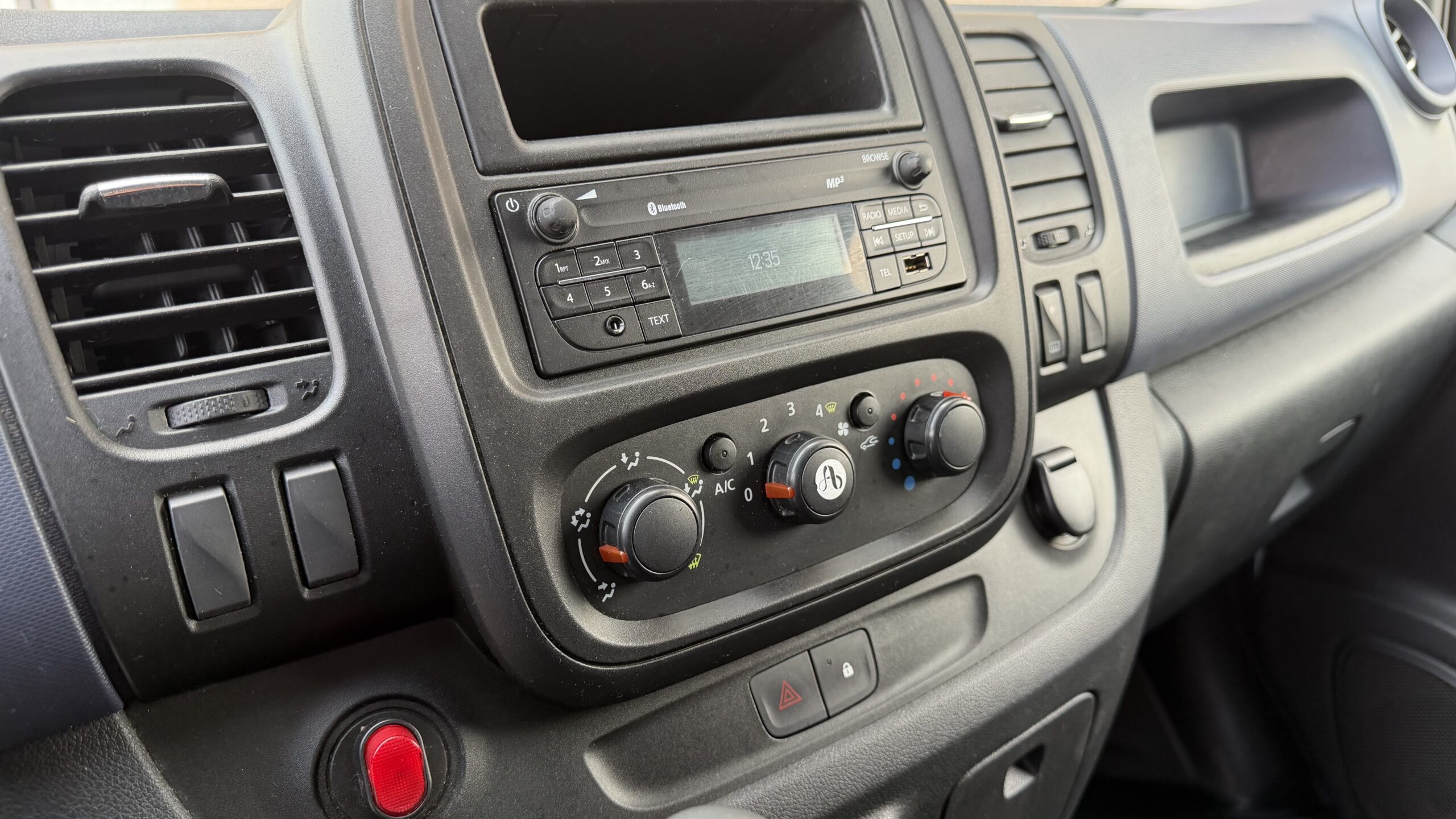 Opel Vivaro Furgone L1H1 solo 70.000 Km - immagine 10